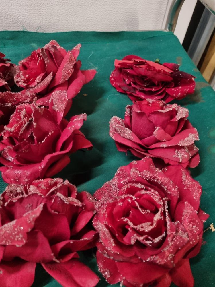kunstrozen rood met klem 10 stuks, Huis en Inrichting, Woonaccessoires | Kunstplanten en Kunstbloemen, Ophalen of Verzenden, 'T Olde Gre-j