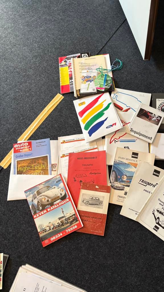 Verzameling GP en auto's: ordners, onderdelen en memorabilia, Overige merken, Auto, Groter dan 1:32, Ophalen of Verzenden