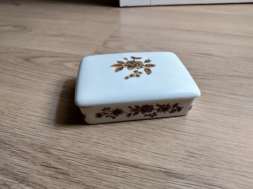 Te koop: Wedgwood botervloot., Ophalen of Verzenden, Zo goed als nieuw, Porselein, Overige typen