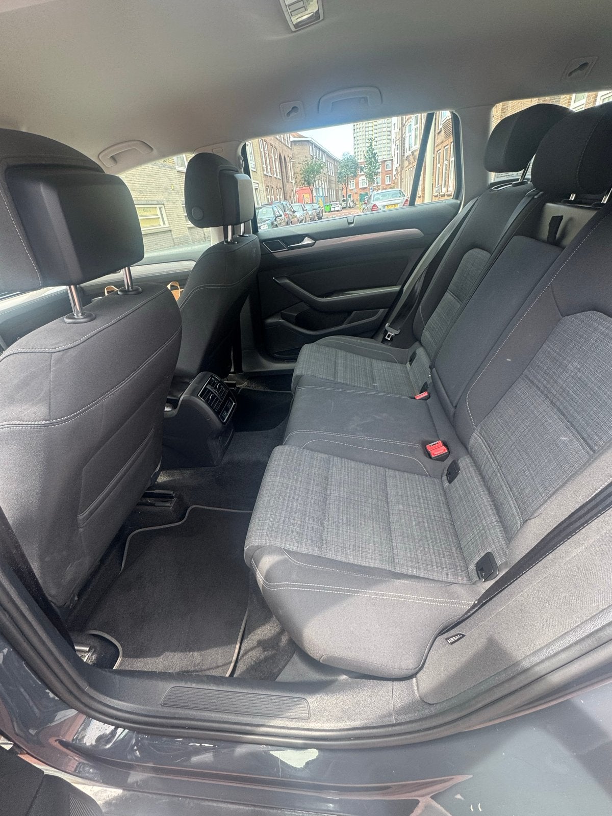 Volkswagen Passat 2.0 TDI 150pk DSG 2020 Grijs, 1490 kg, 4 cilinders, 2000 kg, Diesel