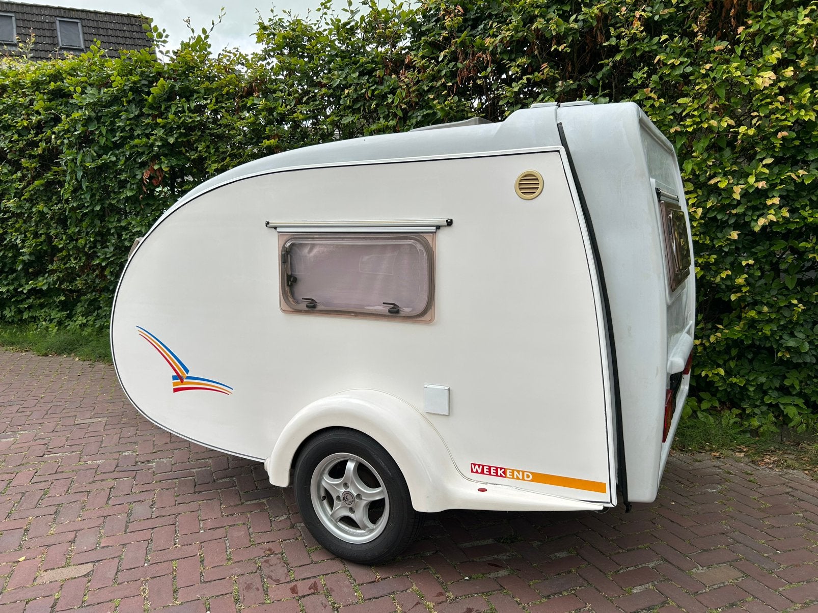 Camptrailer/ Pluma weekend mini / teardrop caravan, Caravans en Kamperen, Overige merken, Vast bed, Koelkast, Tot en met 2