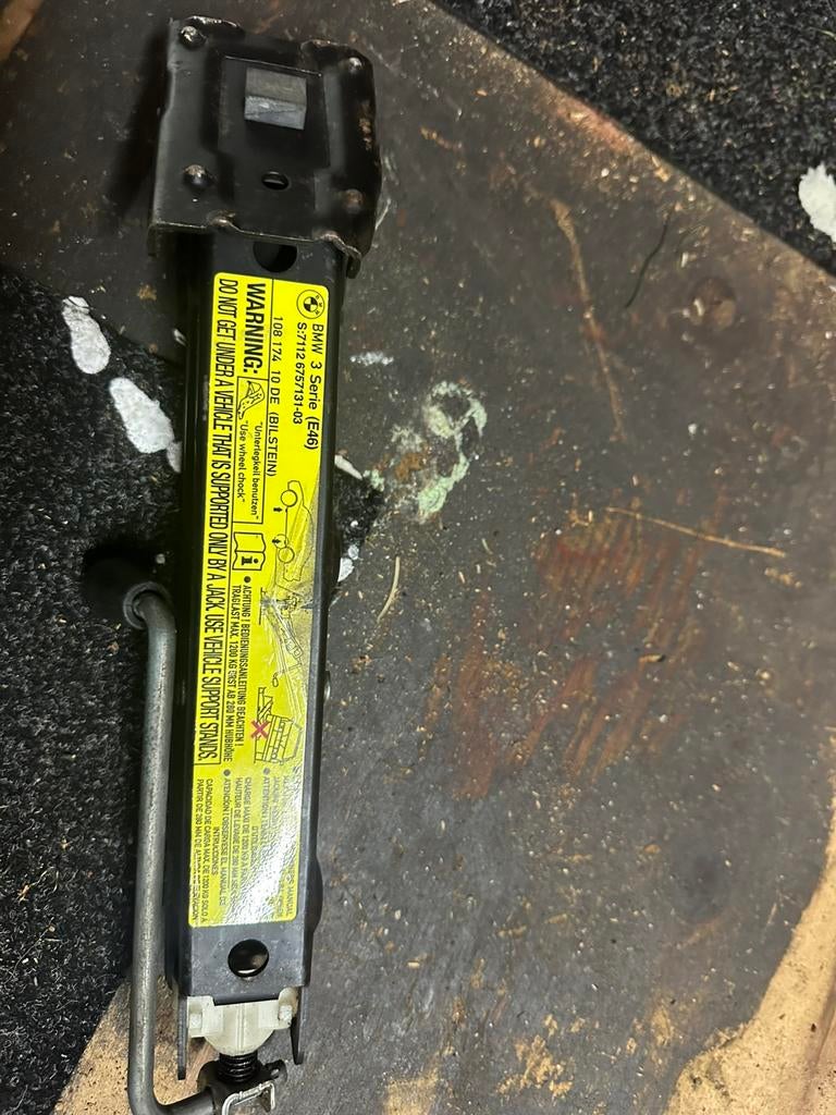 Originele krik BMW 3 serie E46, Ophalen, Zo goed als nieuw, Manueel, Schaarkrik