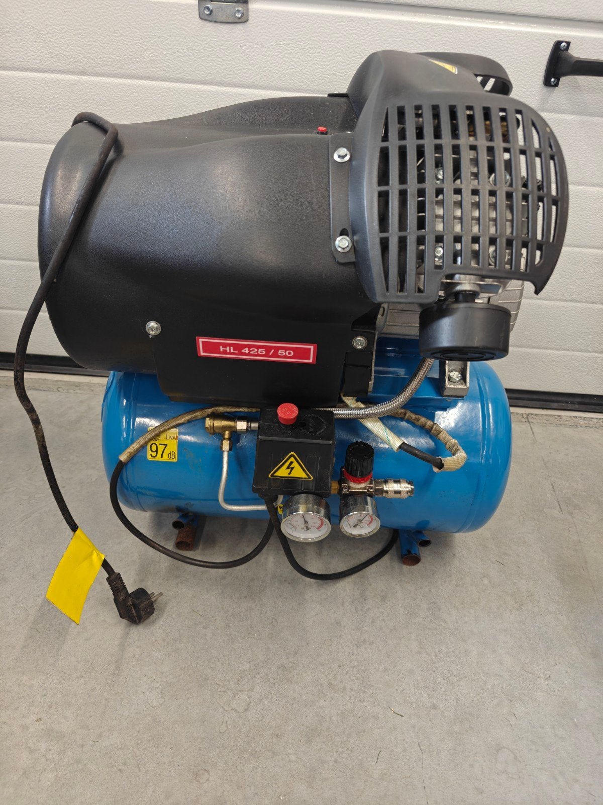 Airpres HL 425-24 Compressor - Zo goed als nieuw, Doe-het-zelf en Verbouw, Ophalen, Gebruikt, 6 tot 10 bar, 200 tot 400 liter/min