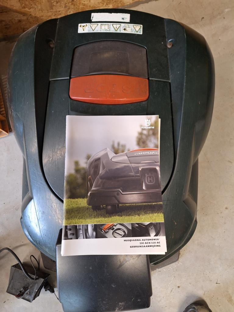 Husqvarna robotmaaier 200 serie, Ophalen, Gebruikt, 20 tot 25 cm