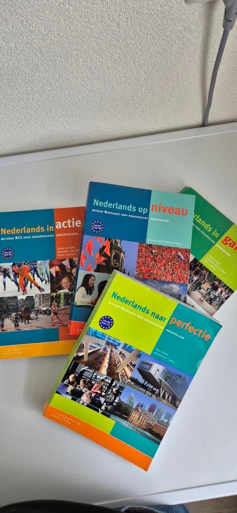 Nt2, Nederlands, taalboek, Ophalen of Verzenden, Alpha, Gelezen, HBO
