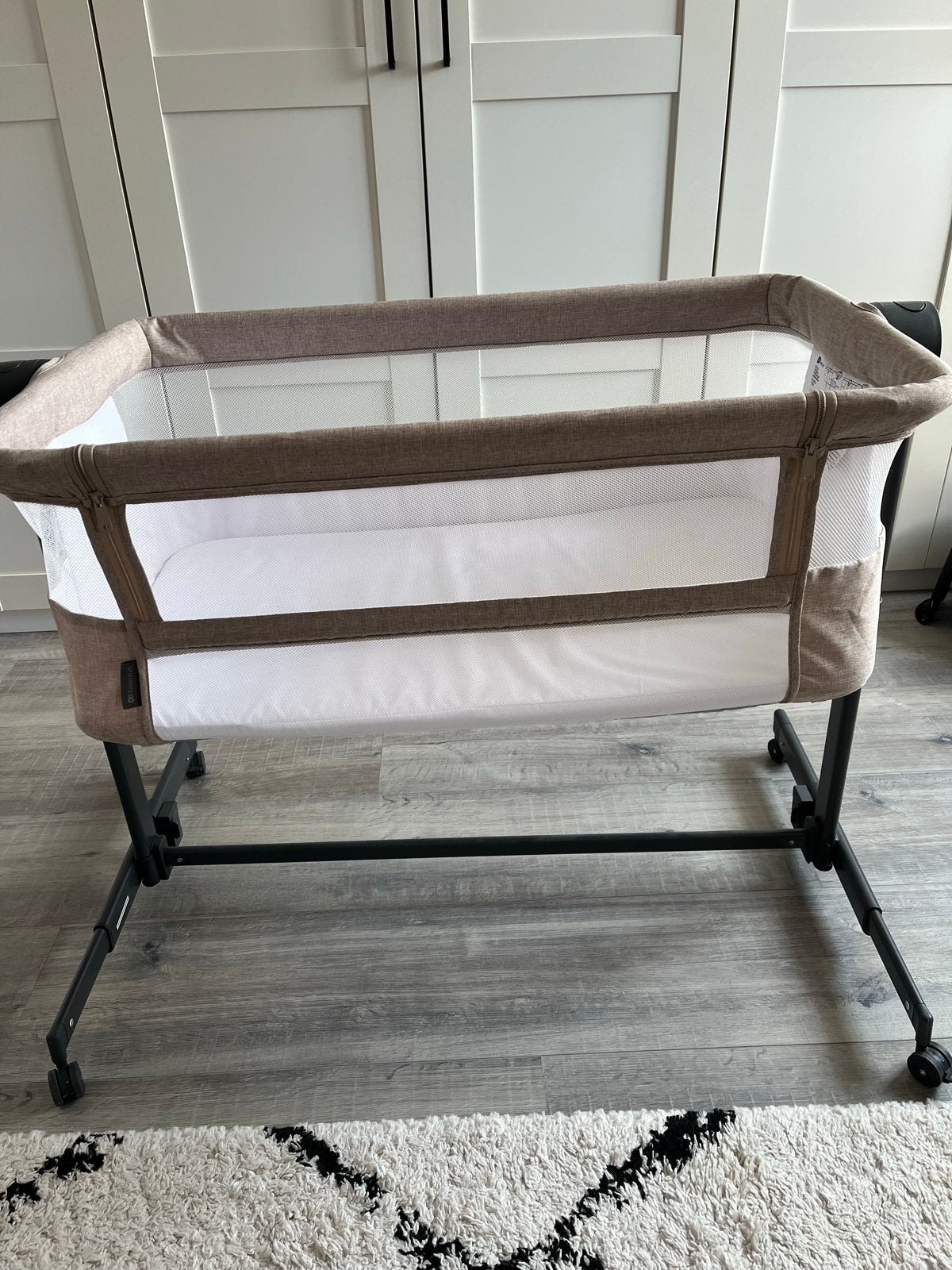 Kinderkraft Co-Sleeper + 2x set molton/ hoeslaken, Ophalen, Zo goed als nieuw, Wieg