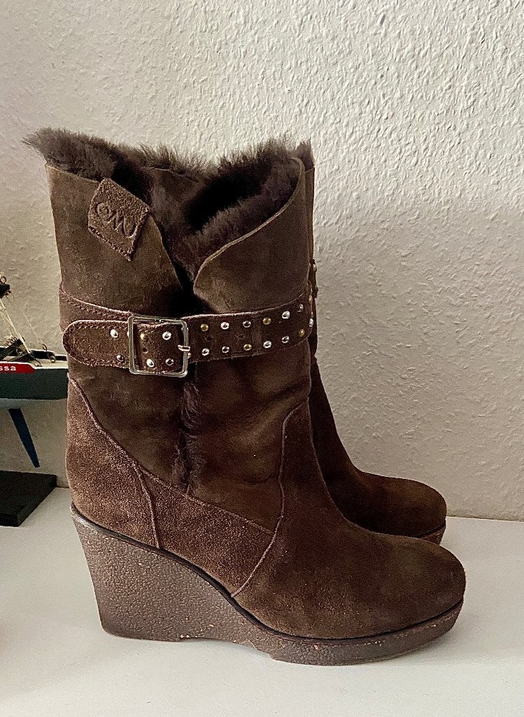 Emu Australia bruine suède laarzen, wedge en shearling 40/41, Bruin, Lage of Enkellaarzen, Ophalen of Verzenden, Zo goed als nieuw