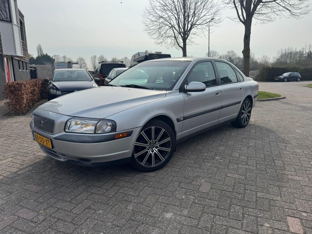 Volvo S80 2.4 140PK 1999 Grijs, Auto's, Voorwielaandrijving, Zwart, Bedrijf, Sedan