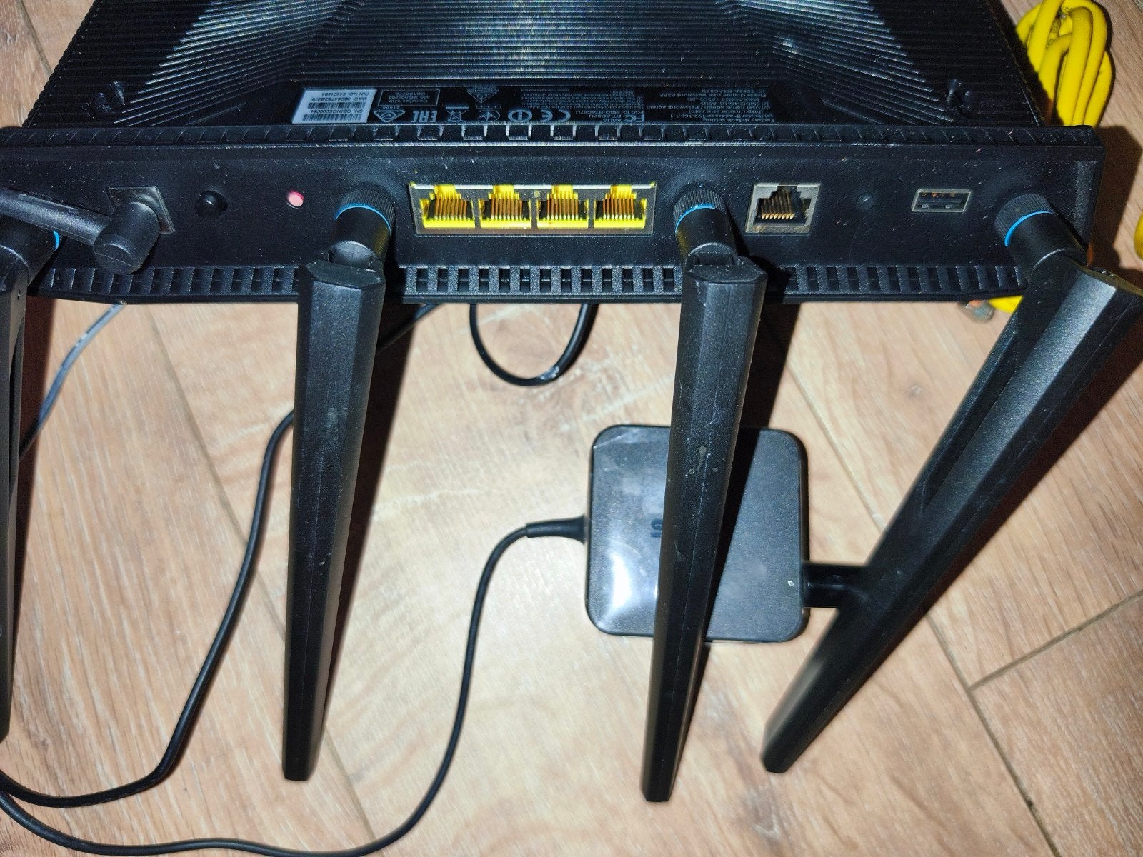 ASUS Router en Huawei Glasvezel Modem - Compleet Pakket, Ophalen of Verzenden, Zo goed als nieuw, Router met modem, ASUS & Huawei