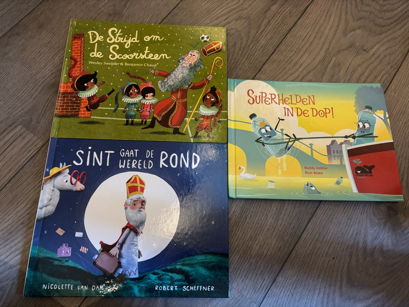 3 kinderboeken: Sinterklaas en Superhelden, Ophalen of Verzenden, Zo goed als nieuw, Sprookjes