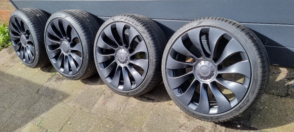 Tesla Y banden 21 inch performance, Auto-onderdelen, Banden en Velgen, Ophalen, Gebruikt, 255 mm, Banden en Velgen