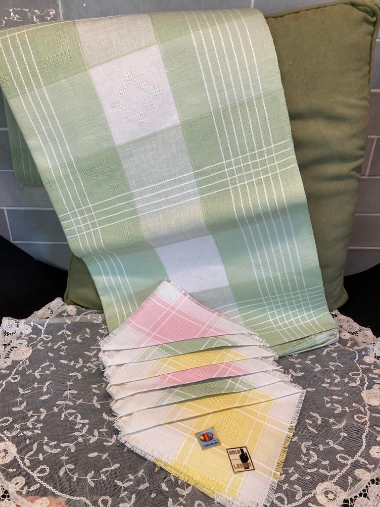 Vintage tafelkleed met servetten (080424s), Ophalen of Verzenden, Nieuw, Rechthoek