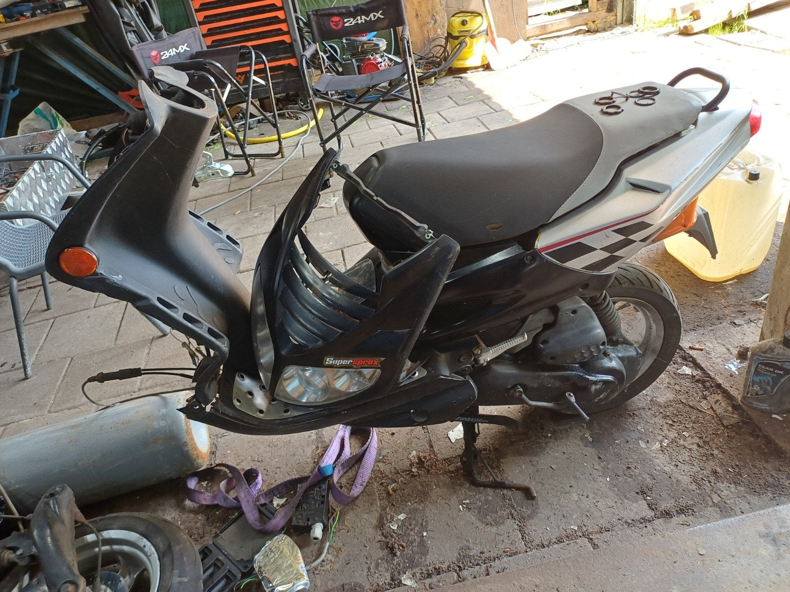 Peugeot Speedfight 2 - Onderdelen/Cross (loopt niet), Fietsen en Brommers, Scooters | Peugeot, Ophalen, Gebruikt, Benzine, Speedfight