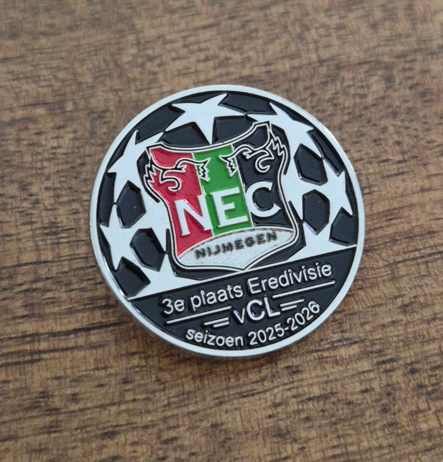 Pin NEC Nijmegen - 3e plaats Eredivisie 2025-2026, Verzamelen, Speldjes, Pins en Buttons, Verzenden, Nieuw, Sport, Speldje of Pin