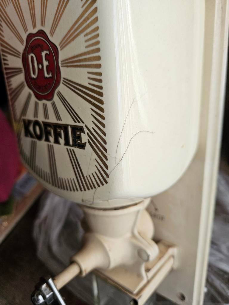 Vintage DE Koffiemolen - Wandmodel met Cracks, Antiek en Kunst, Antiek | Keramiek en Aardewerk, Ophalen of Verzenden