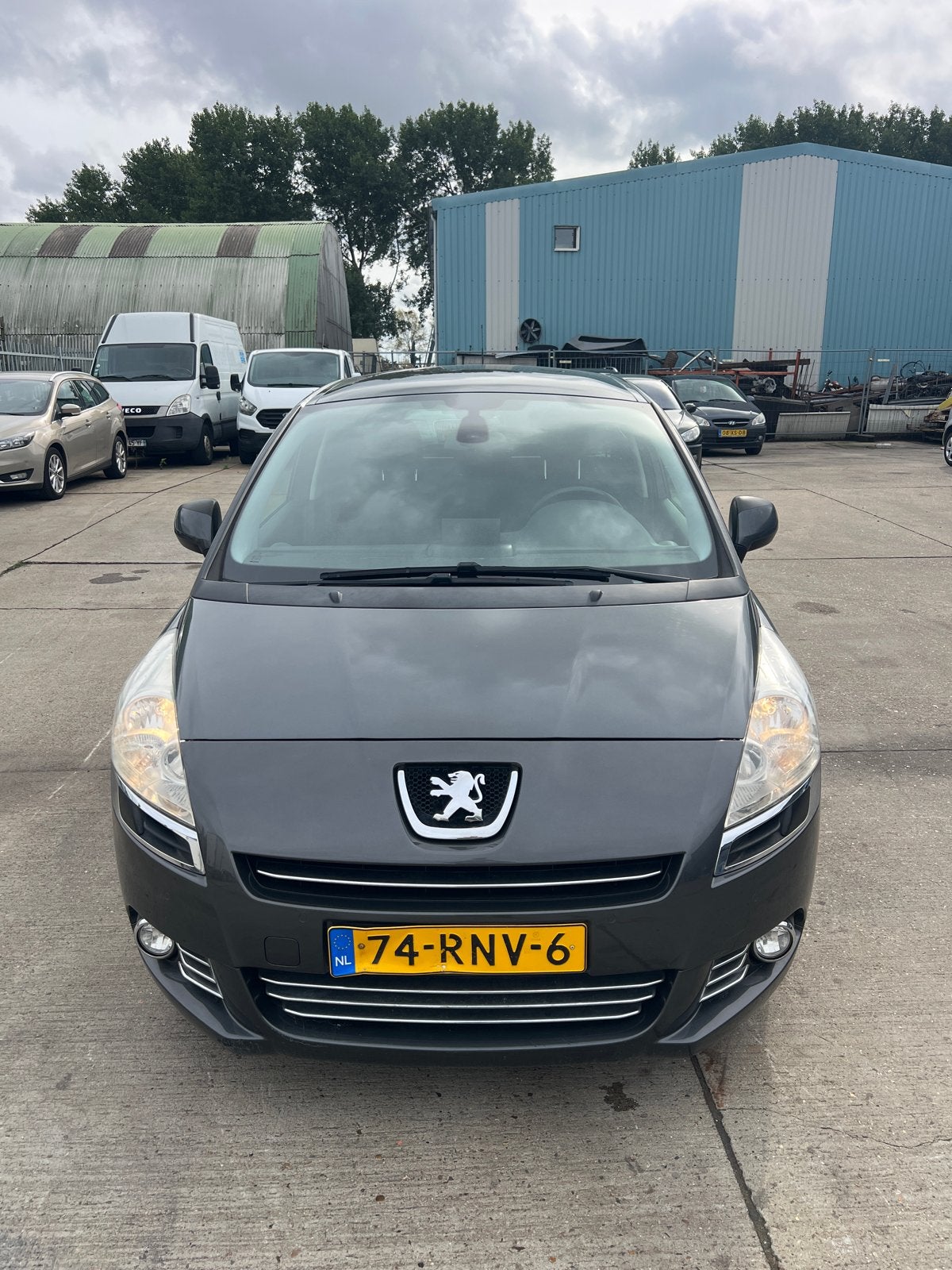 Peugeot 5008 1.6 THP 7PL 2011 Grijs, Auto's, Peugeot, Voorwielaandrijving, Bedrijf, Handgeschakeld, 84 €/maand