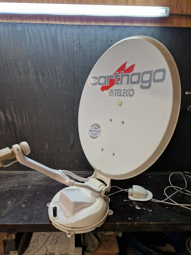 Teleco Flatsat 80cm Automatische Schotelantenne, Ophalen