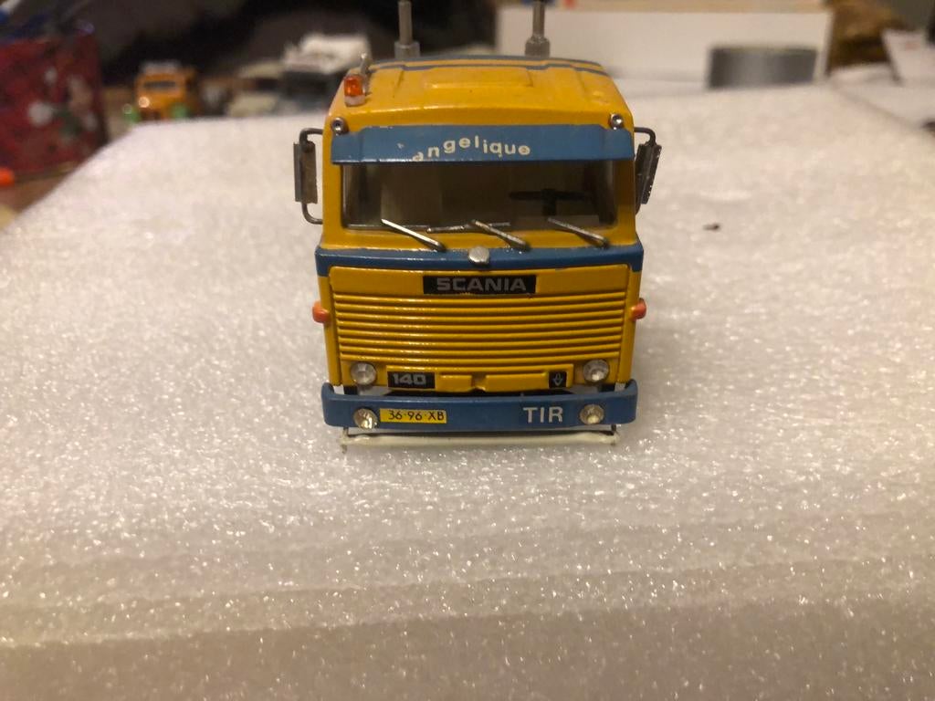 SCANIA 140 SUPER 6x2 TREKKER met tank container, Ophalen of Verzenden, Zo goed als nieuw, Bus of Vrachtwagen, Wsi