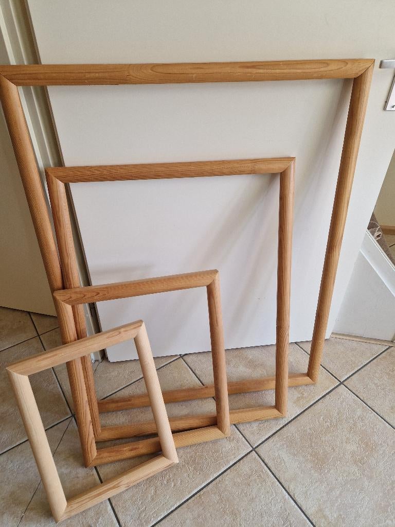 Te koop, 4 degelijke houten lijsten, verschillende maten., Huis en Inrichting, Woonaccessoires | Lijsten, Ophalen, Zo goed als nieuw