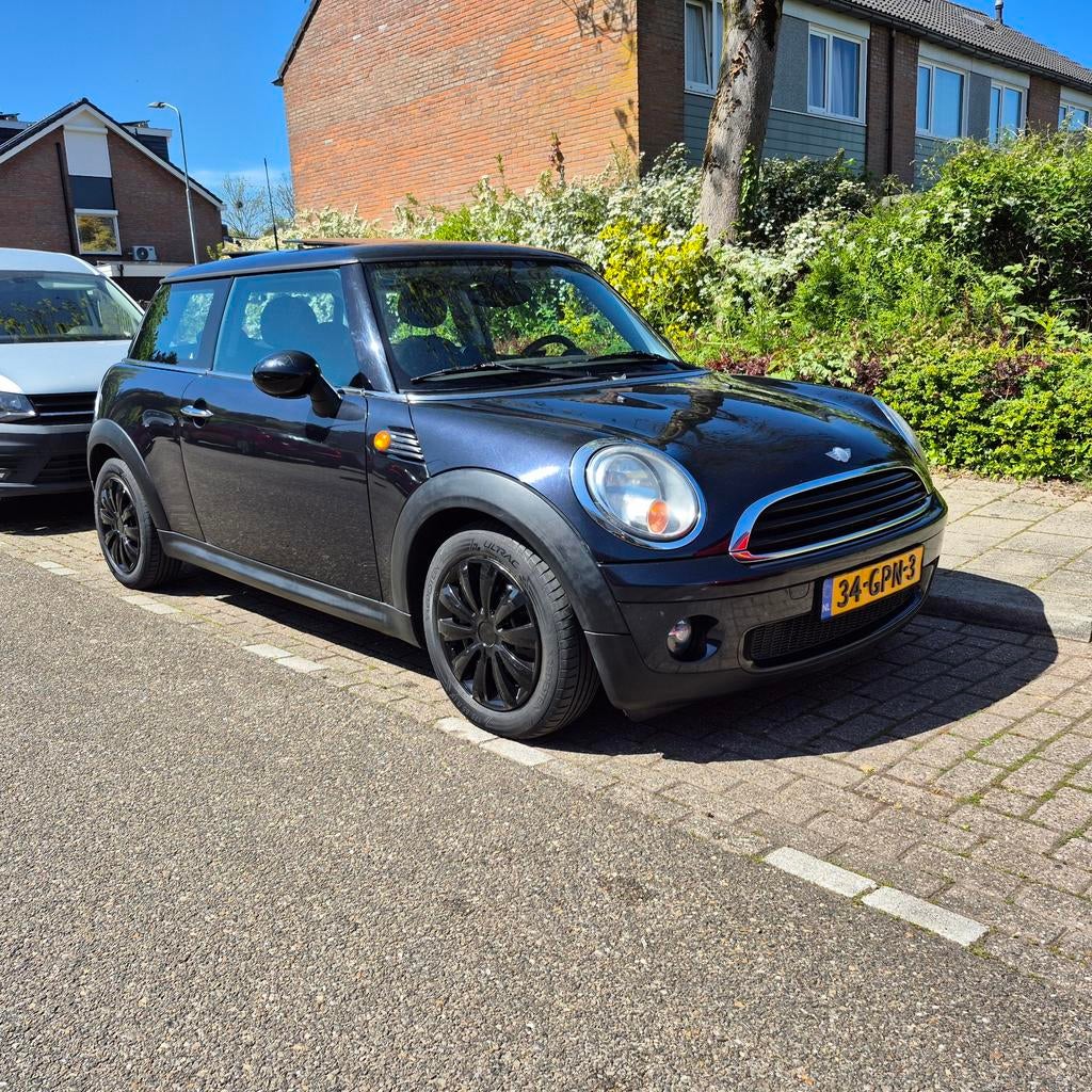 Mini (r56) 1.4 95pk 2008 Zwart, Voorwielaandrijving, Stof, Zwart, 4 stoelen
