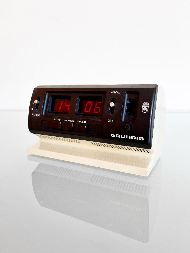 Vintage Space Age Grundig electronic clock EC10, Ophalen of Verzenden