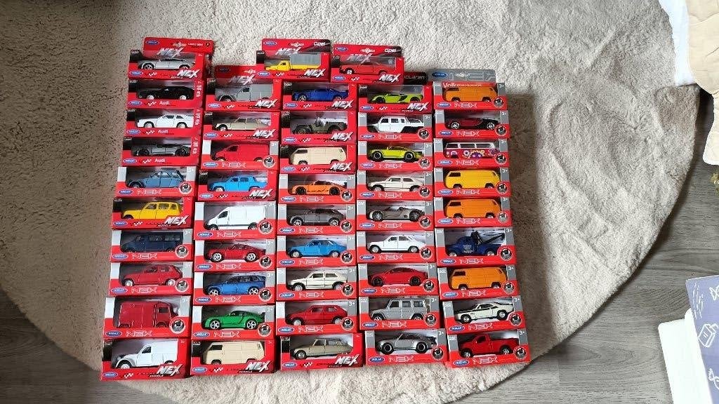 partij van 48 Welly modellen 1/32, Ophalen, Nieuw, Auto, Overige merken