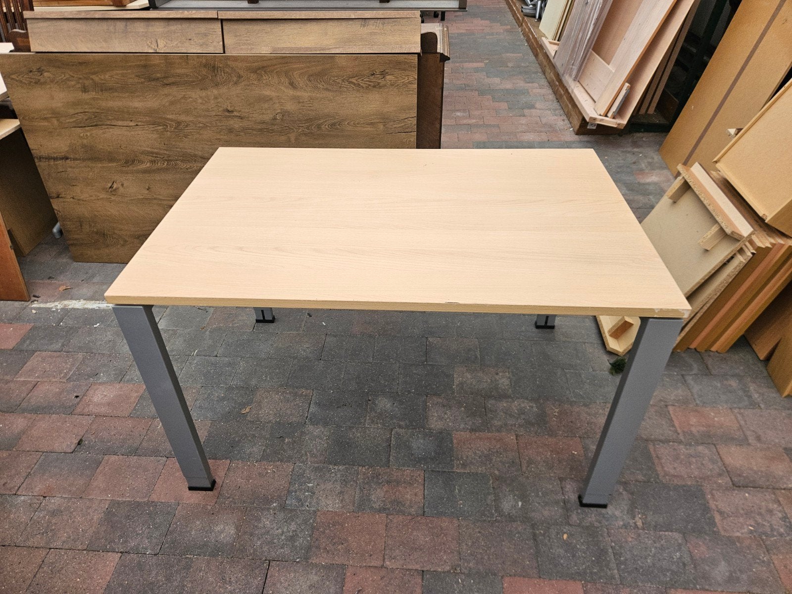 Bureau/Eettafel met verstelbare poten, Ophalen, Gebruikt