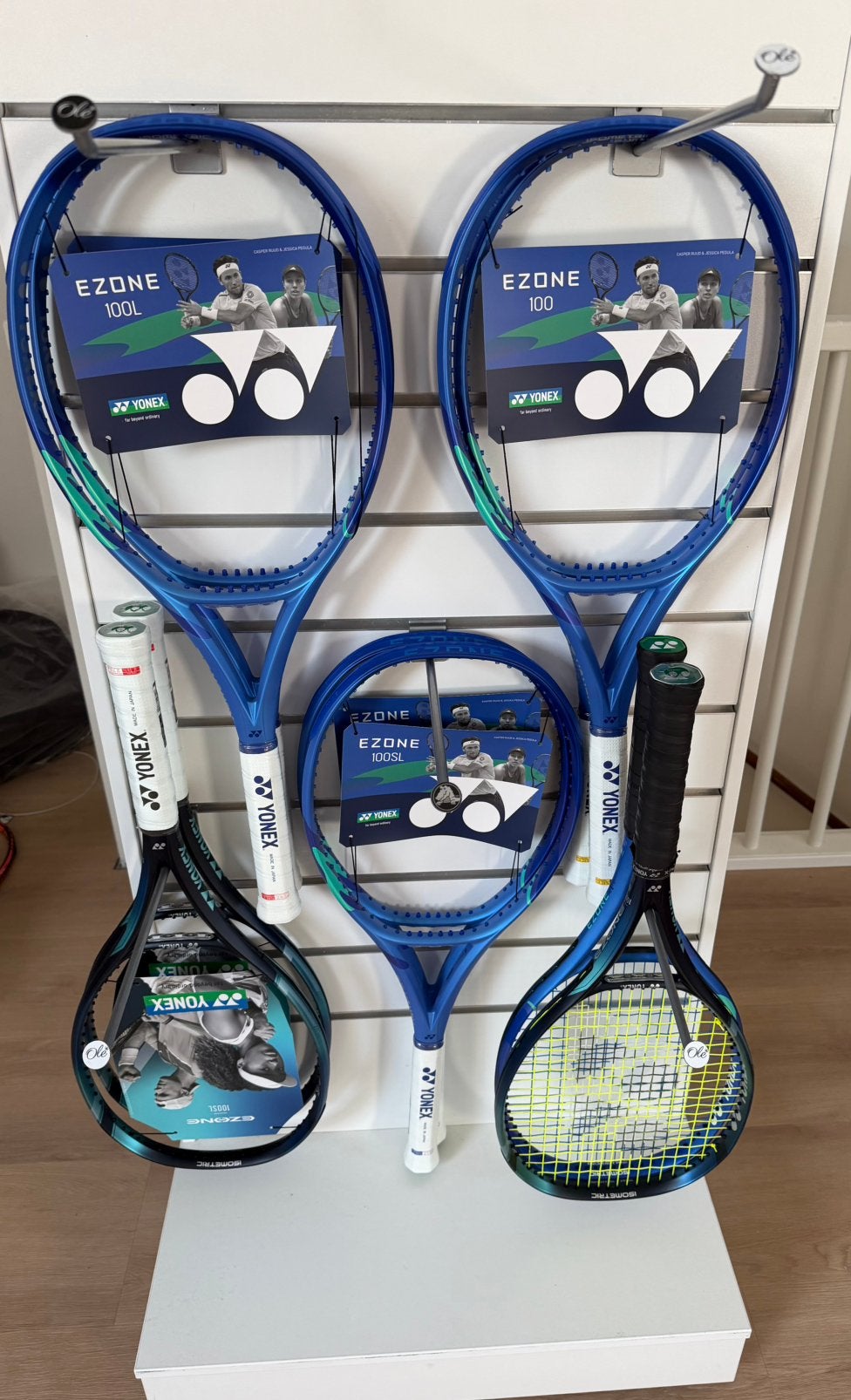 Yonex EZONE 100 / 100L / 100SL – Nieuw! Tennisleraar stopt, Sport en Fitness, Nieuw, Ophalen of Verzenden, Racket, L2