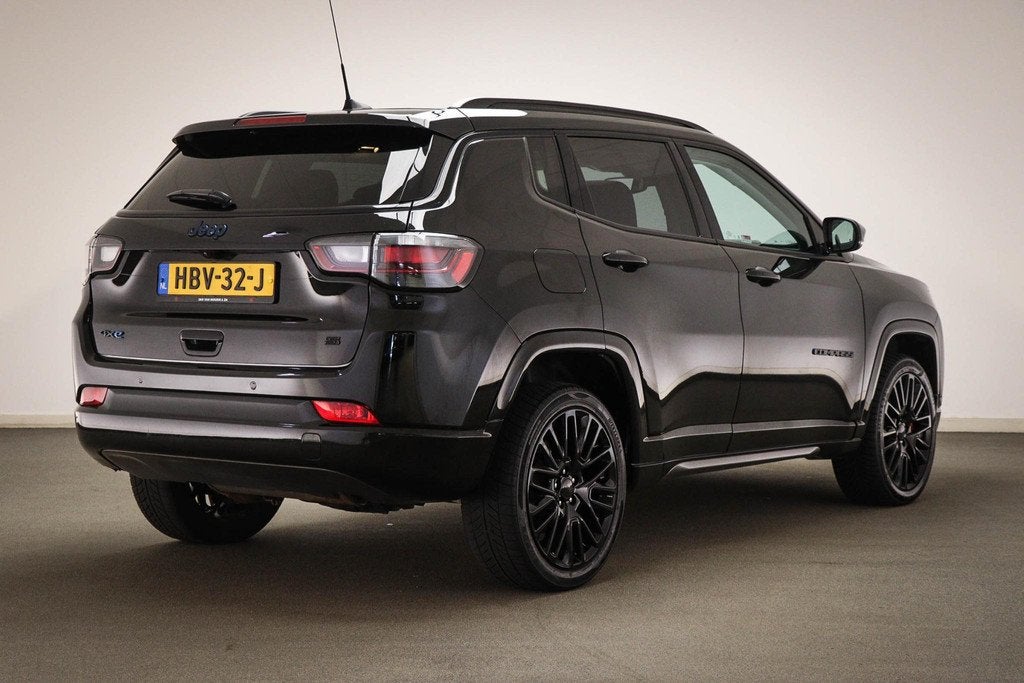 Jeep Compass 4xe 240 Plug-in Hybrid Electric S | WRAP ZWART, Automaat, 4 cilinders, Met garantie (alle), Bedrijf