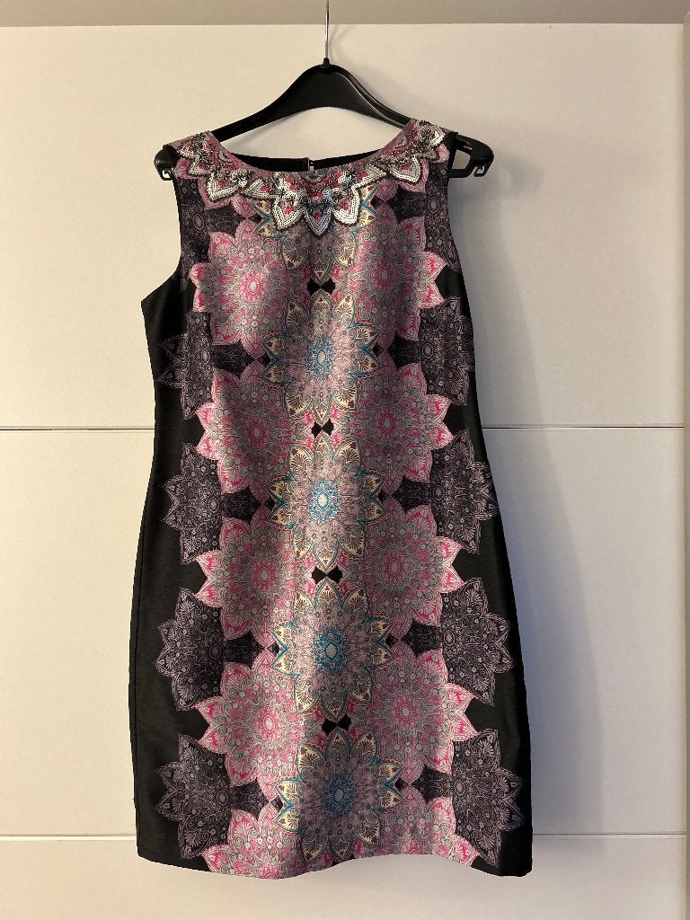 Monsoon zwart jurkje met roze print, Zwart, Maat 42/44 (L), Ophalen of Verzenden, Zo goed als nieuw