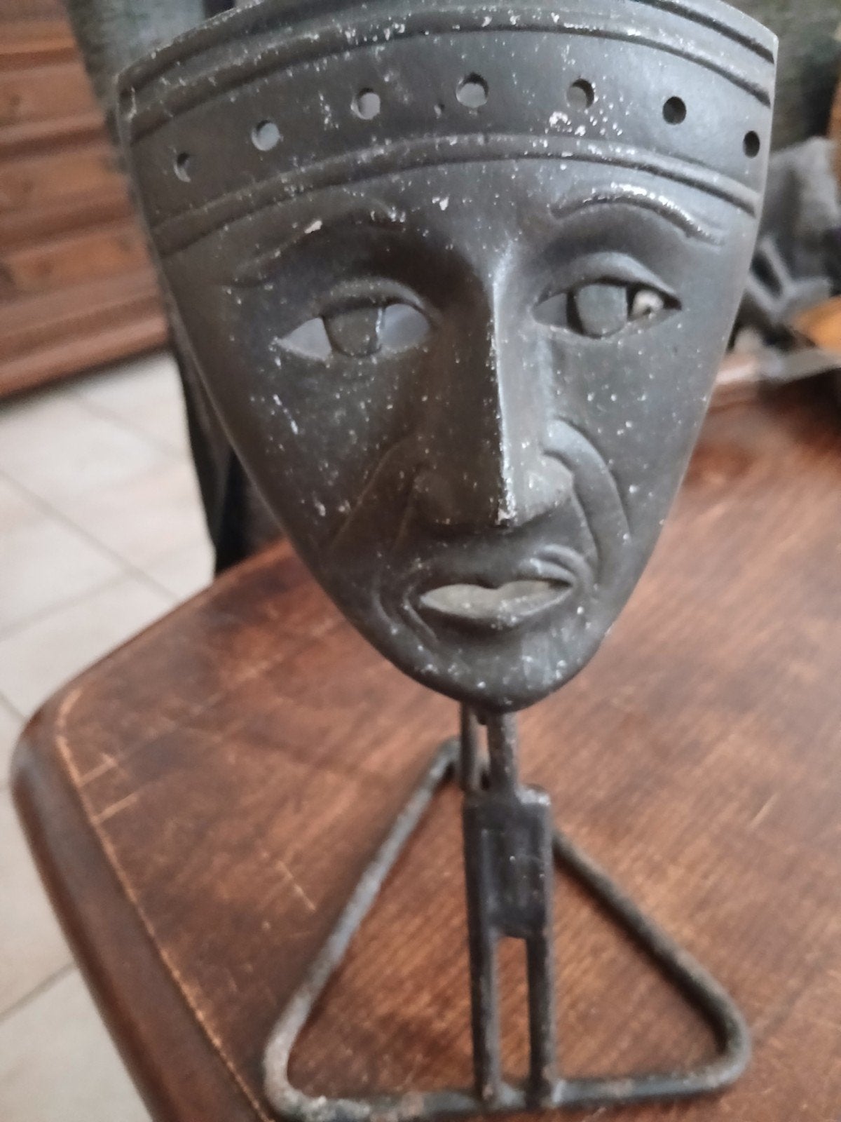 Afrikaans masker kandelaar - Metaal, Antiek en Kunst, Kunst | Niet-Westerse kunst, Afrika, Masker, Handgemaakt, Metaal