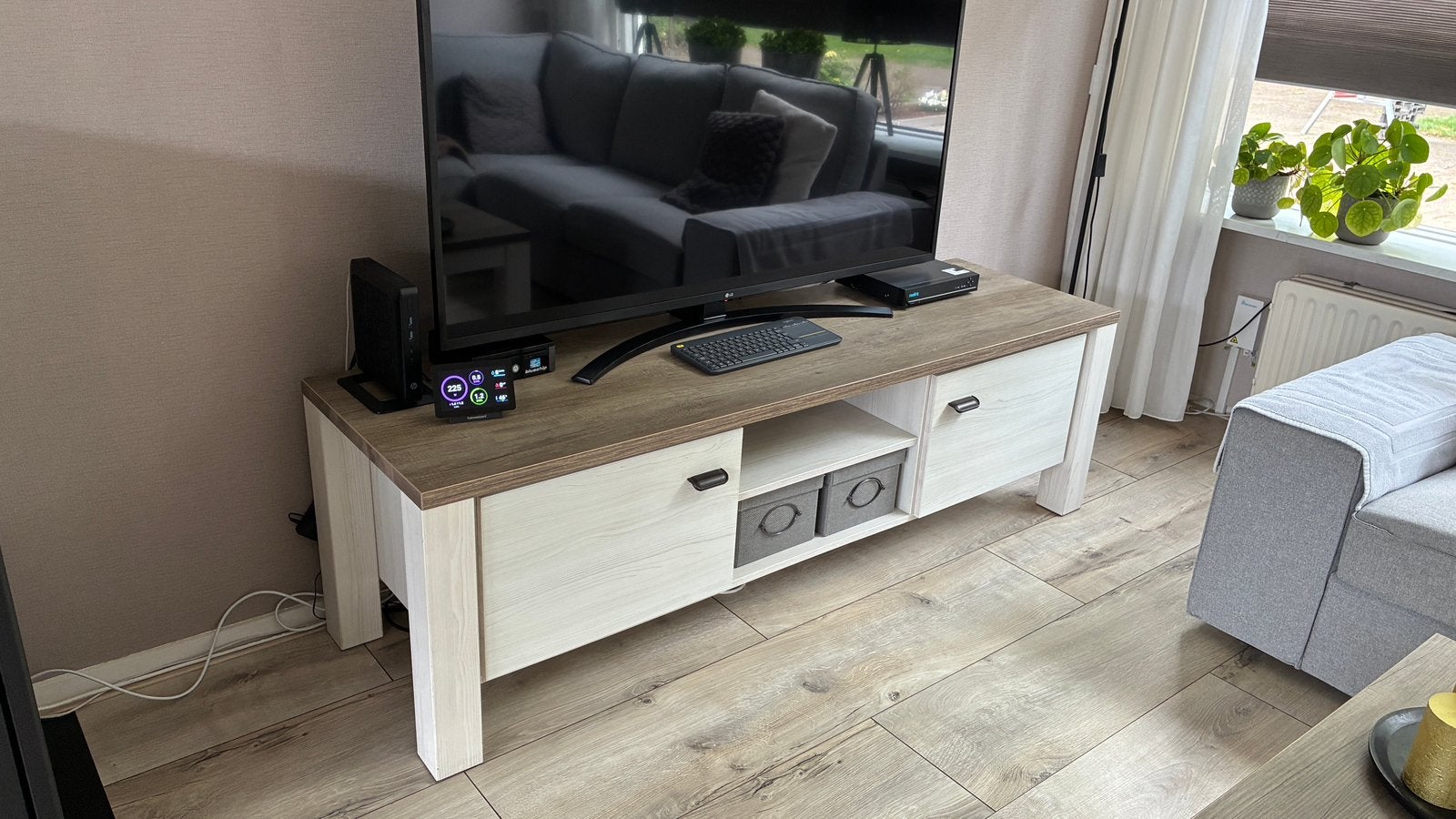 Serie Lynn Eettafel solontafel tvkast dressoir, Huis en Inrichting, Complete inboedels, Ophalen
