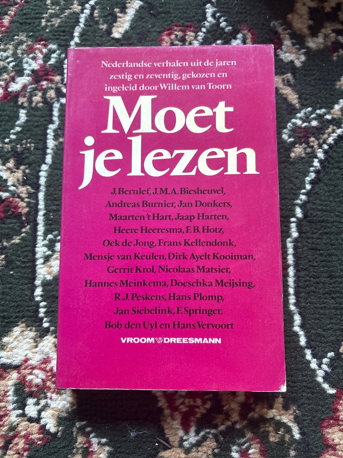 Moet je lezen - Nederlandse verhalen jaren '60 en '70, Ophalen of Verzenden, Gelezen, Nederland