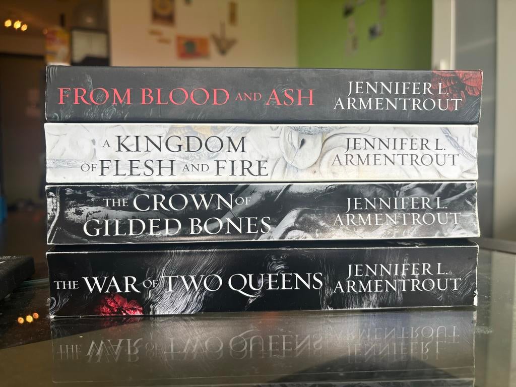 From Blood and Ash serie - Jennifer L. Armentrout, Boeken, Ophalen of Verzenden, Zo goed als nieuw, Amerika