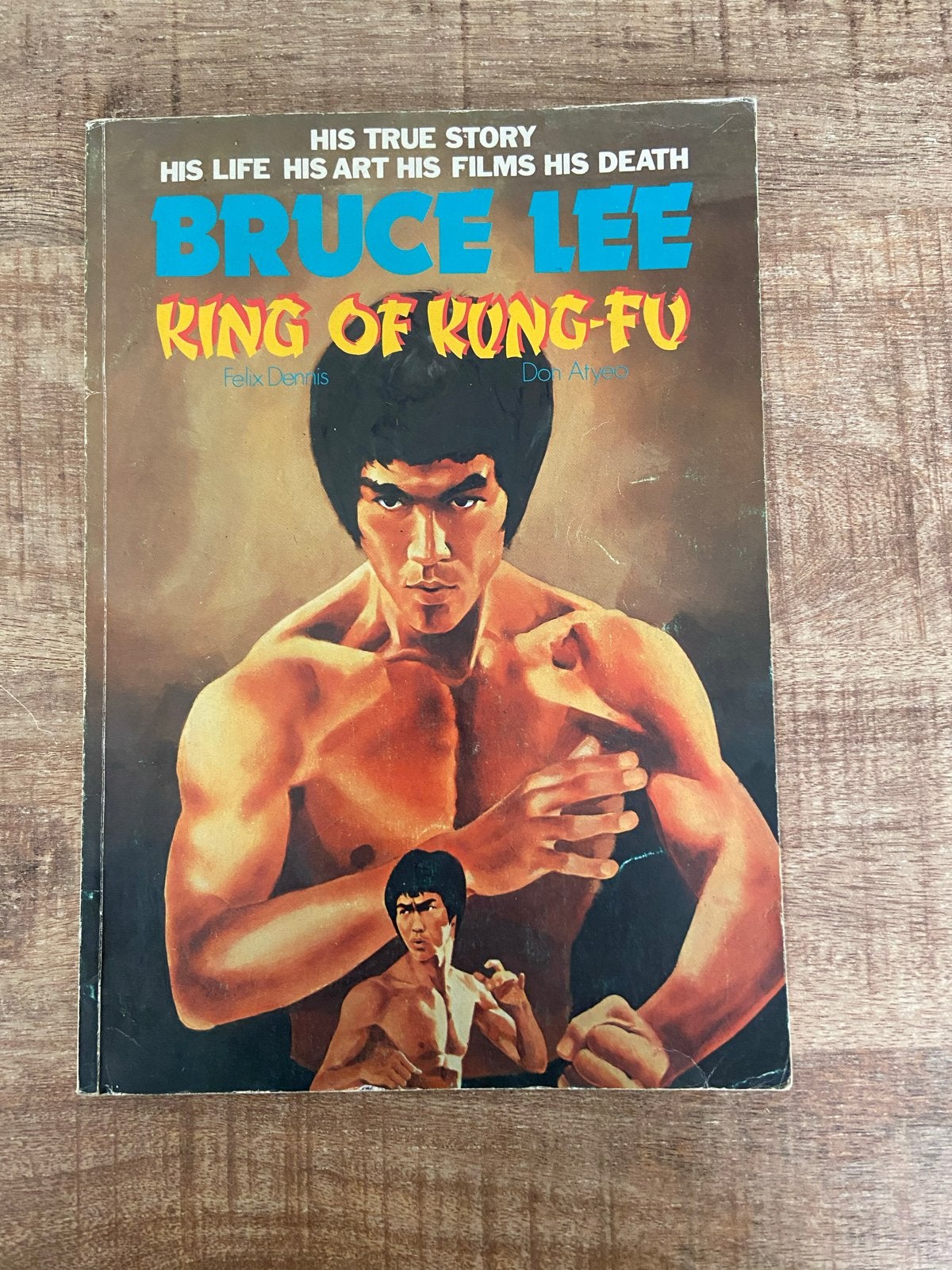 Bruce Lee: King of Kung-Fu - Zijn ware verhaal, Ophalen of Verzenden, Gelezen, Film, Tv en Media
