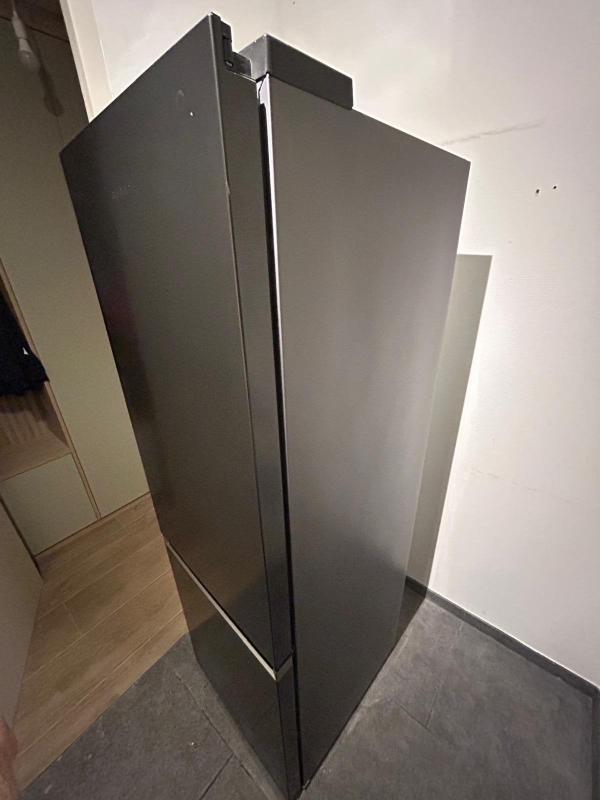 Samsung RB34T605CB1 No Frost Koel-vriescombinatie - Zwart, Ophalen, 200 liter of meer, Met aparte vriezer, 160 cm of meer