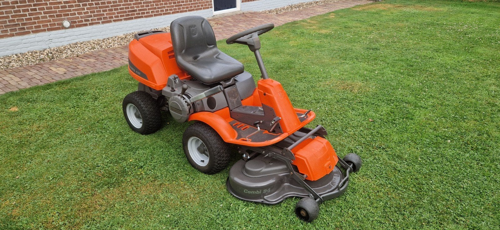 Husqvarna Rider R213C Hydrostaat met een nieuw maaidek., Tuin en Terras, Zitmaaiers, Ophalen of Verzenden