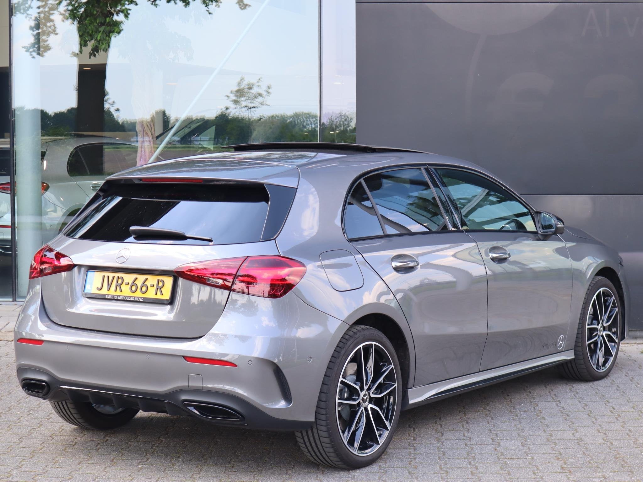 Mercedes-Benz A-klasse 250 e Business Solution AMG, Auto's, 4 cilinders, Bedrijf, Hybride Elektrisch/Benzine, 1600 kg