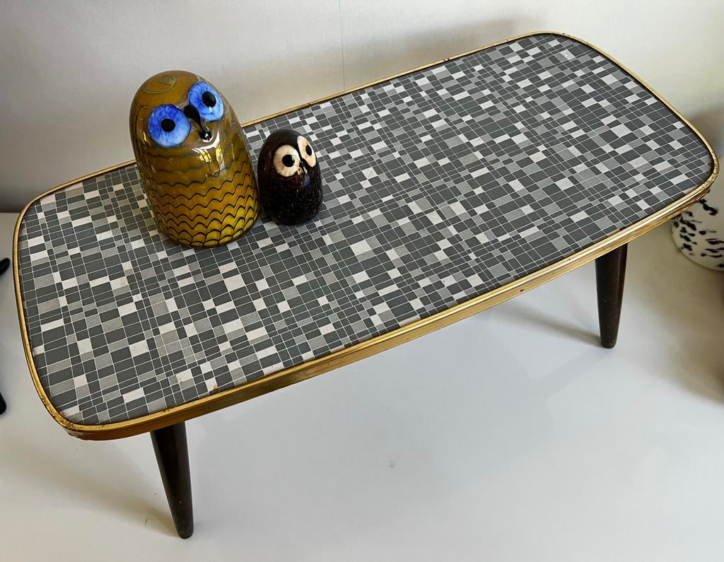 Vintage Bijzettafel Coffeetable Geblokt Formica Messing 60’s, Huis en Inrichting, Tafels | Bijzettafels, Minder dan 55 cm, Gebruikt