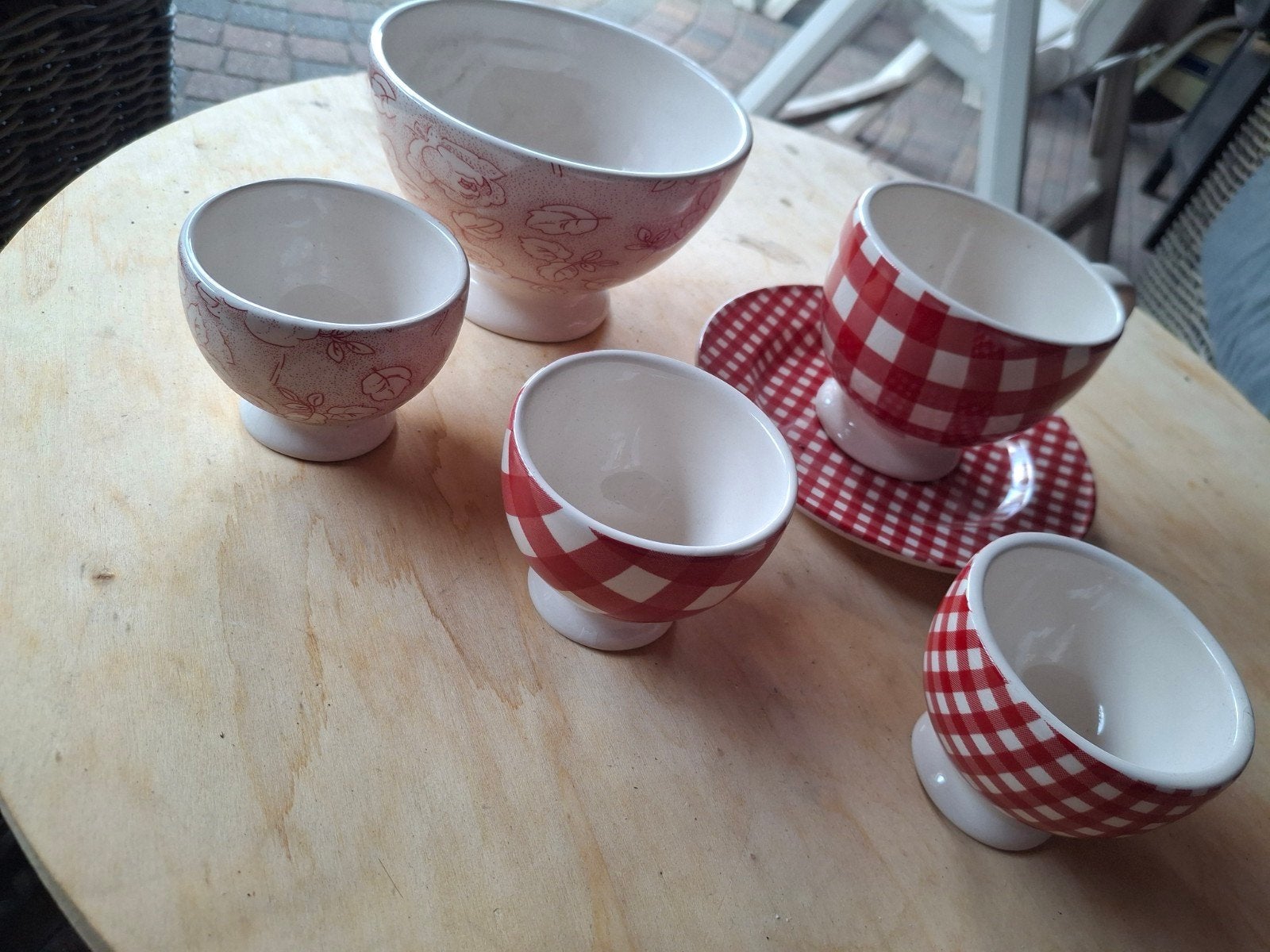 kopjes schaaltje kop met schotel marieke at home, Ophalen of Verzenden, Aardewerk, Overige stijlen, Kom(men)