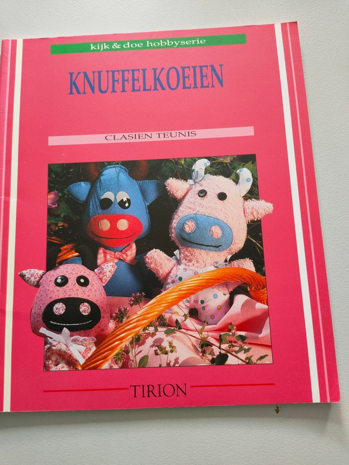 C. Teunis - Knuffelkoeien, C. Teunis, Ophalen of Verzenden, Zo goed als nieuw, Overige onderwerpen