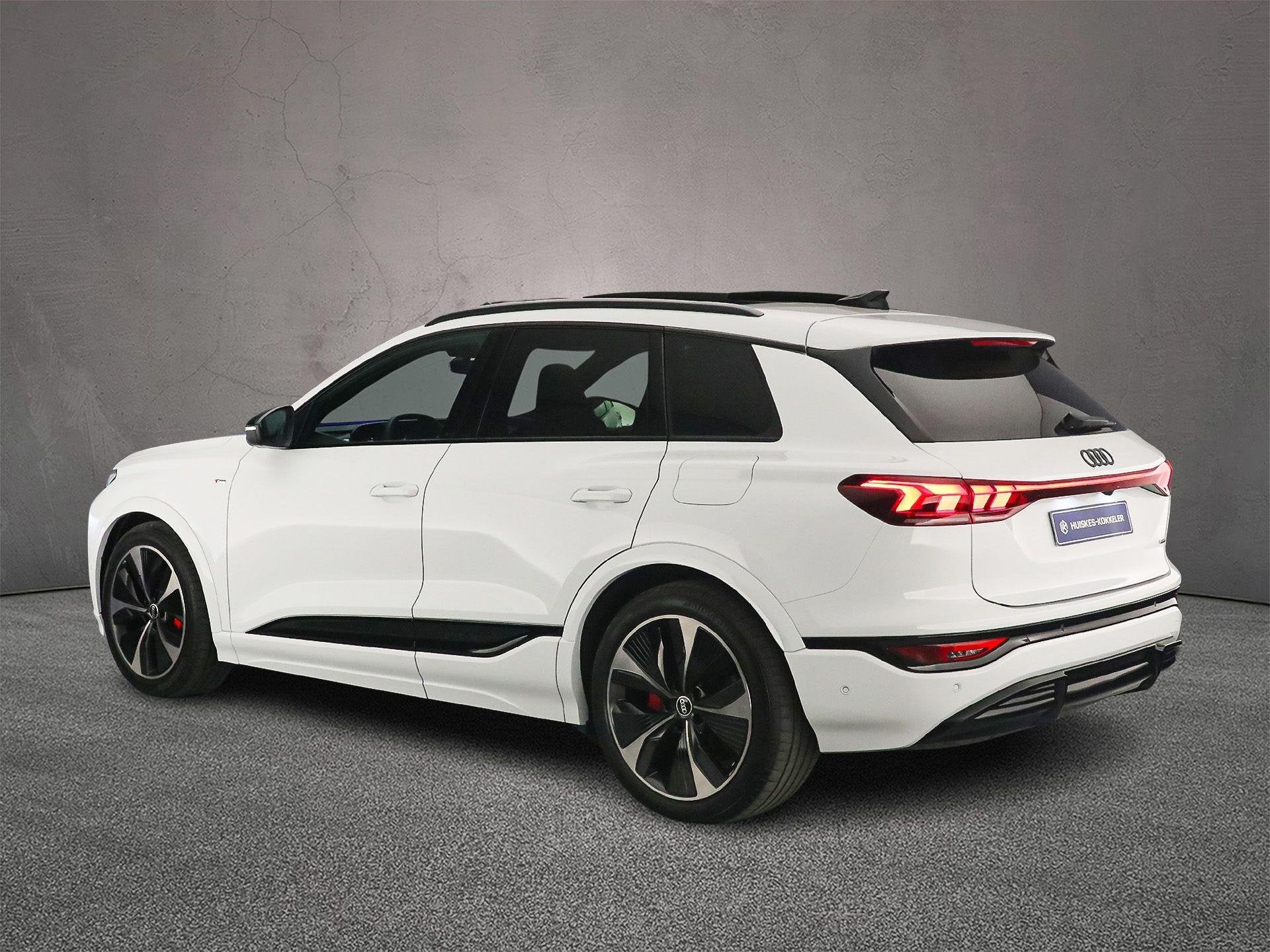Audi Q6 e-tron S edition quattro 100 kWh | Trekhaak | Pano |, 100 kWh, Leder en Stof, Wit, 625 km