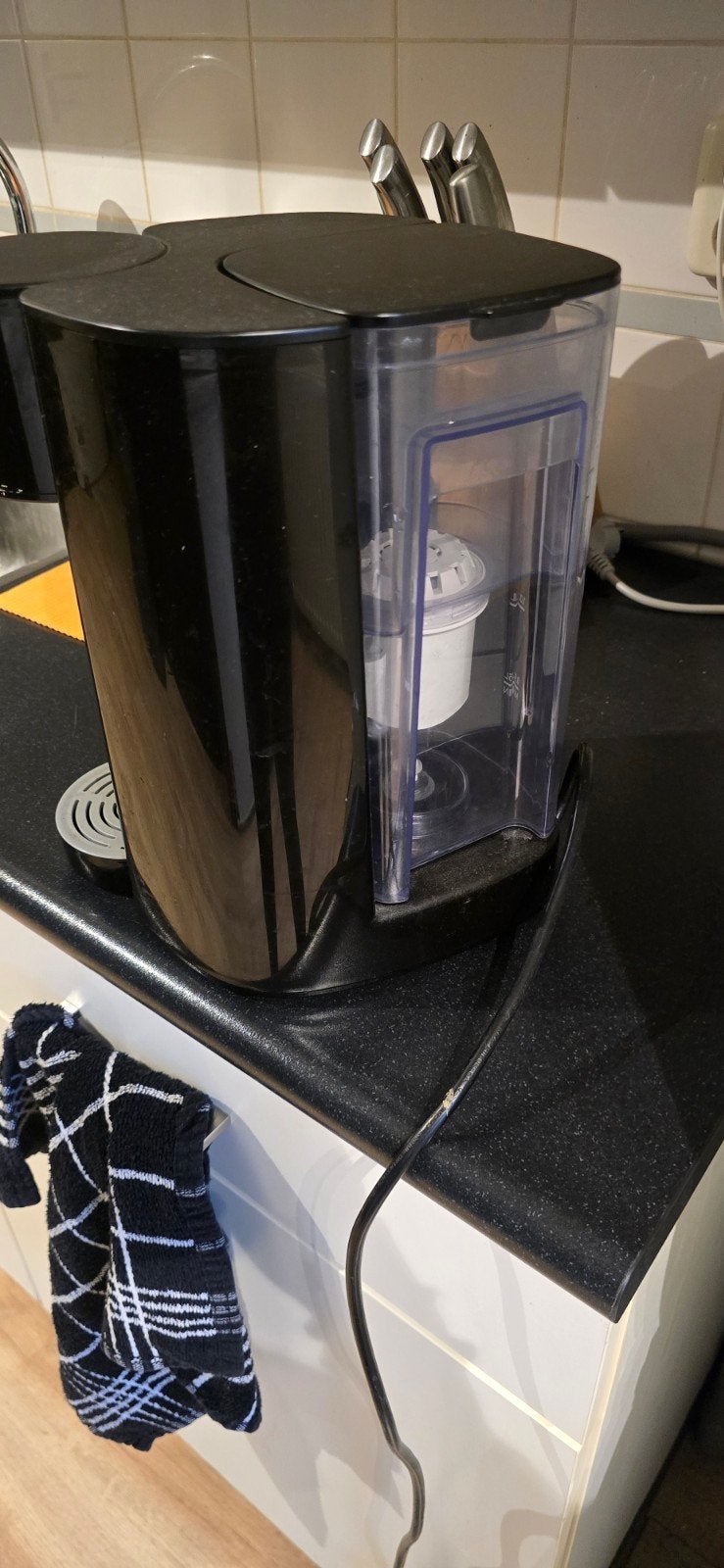 KitchenApp heet water apparaat - Zo goed als nieuw, Afneembaar waterreservoir, Overige modellen, Overige typen, Ophalen of Verzenden