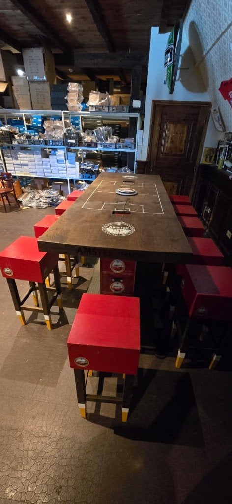 Unieke originele Voetbal Inside stamtafel Amstel+ 11 krukken, Huis en Inrichting, Tafels | Statafels, Ophalen, Gebruikt
