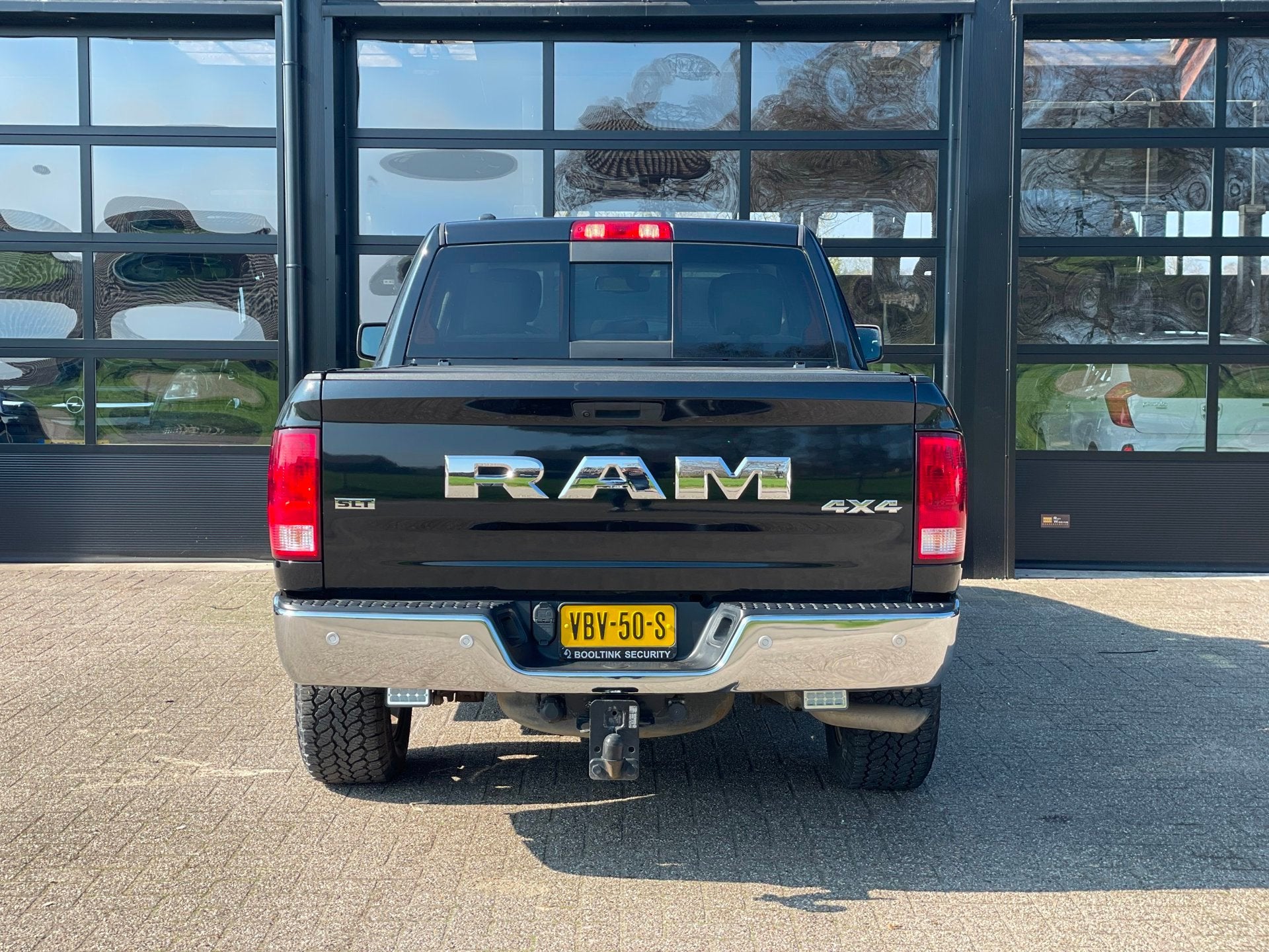 Dodge Ram 1500 5.7 V8 4x4 Crew Cab Big Horn, EX BTW, Auto's, Automaat, Gebruikt, 5654 cc, Leder en Stof