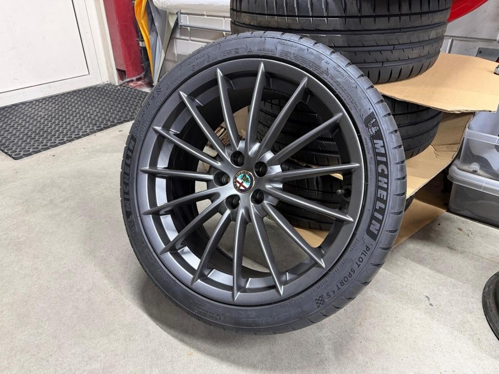 18" Toora velgen 5x98 met Michelin Pilot Sport 4S banden, Ophalen, 18 inch, Banden en Velgen, Personenwagen