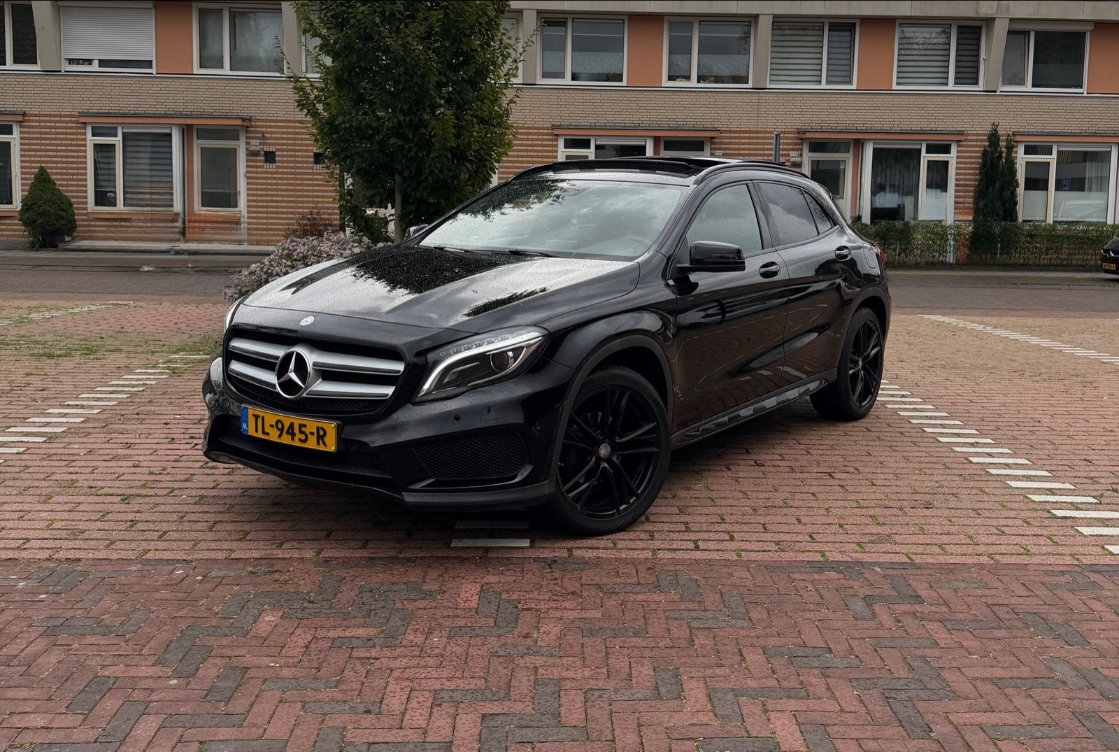 Mercedes-Benz GLA 200 Amg Pano Aut7 2015, 715 kg, Zwart, 1595 cc, Particulier