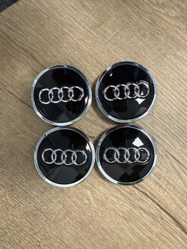 Nieuwe Audi 61mm Zwart Naafdoppen Naafkapjes Naafkappen, Ophalen of Verzenden, Nieuw
