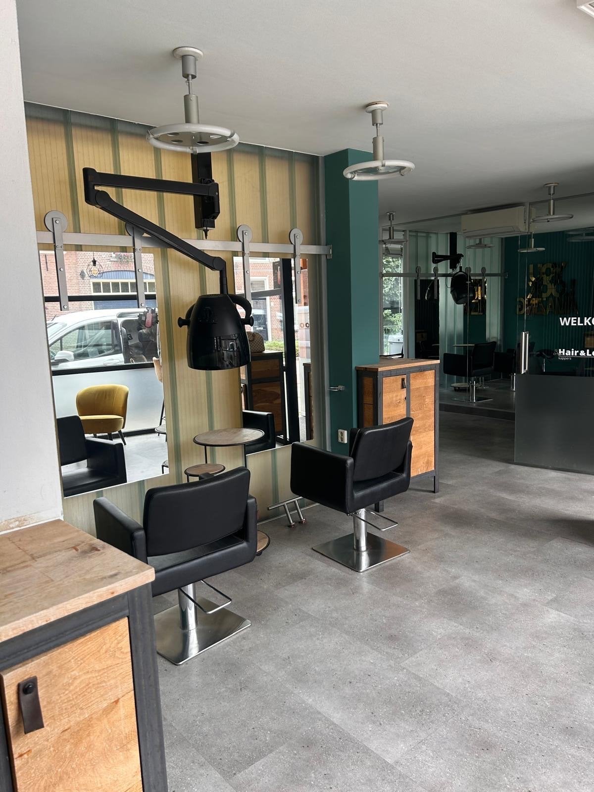 kapsalon en appartement Riel (omgeving Tilburg)