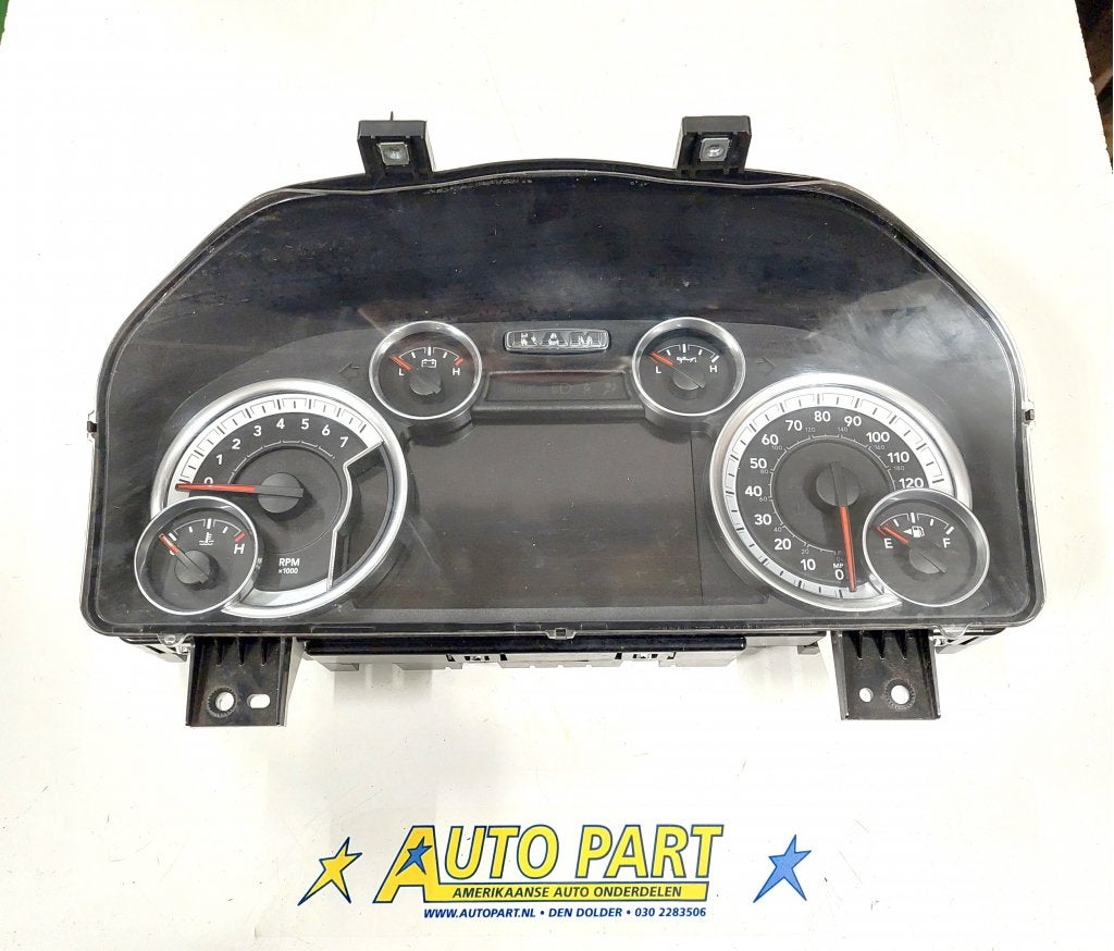 Dodge Ram pickup dashboard klok 2017-2018, Auto-onderdelen, Gebruikt, PO Box 21-8004 | Auburn Hills, MI 48321-8004, Amerikaanse onderdelen